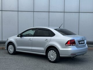 2016 Volkswagen Polo V Рестайлинг, серебристый, 1220000 рублей, вид 2
