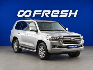 2016 Toyota Land Cruiser 200 Series Рестайлинг 2, серебристый, 4949700 рублей, вид 1