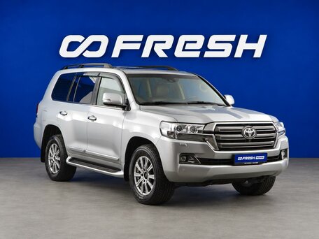 2016 Toyota Land Cruiser 200 Series Рестайлинг 2, серебристый, 4599321 рублей, вид 1