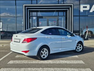 2015 Hyundai Solaris I Рестайлинг, белый, 870000 рублей, вид 4