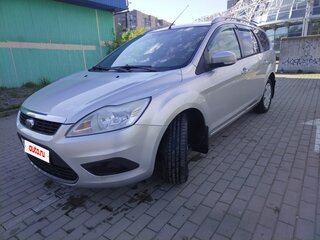 2010 Ford Focus II Рестайлинг, серебристый, 540000 рублей, вид 2