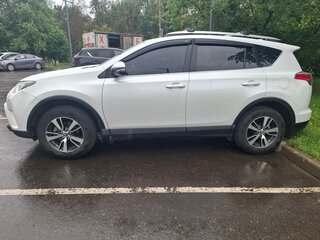 2018 Toyota RAV4 IV (XA40) Рестайлинг, белый, 2300000 рублей, вид 3