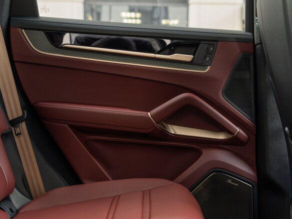 2026 Porsche Cayenne GTS III Рестайлинг, чёрный, 24900000 рублей - вид 38