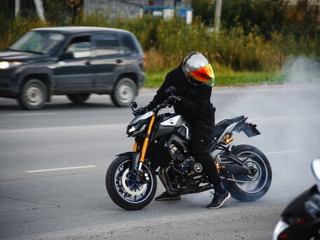 2019 Yamaha MT-09 (FZ-09), чёрный, 950000 рублей, вид 3
