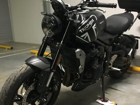 2022 Triumph Trident 660, чёрный, 930000 рублей, вид 2