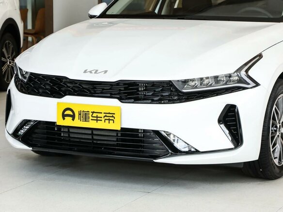 2025 Kia K5 III, белый, 3165000 рублей - вид 7
