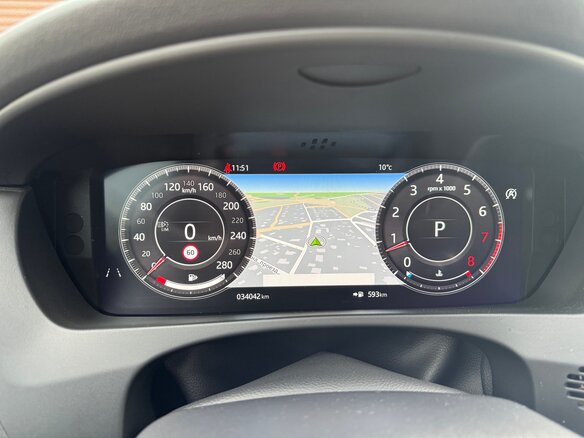 2018 Jaguar F-Pace I, серебристый, 4500000 рублей - вид 20