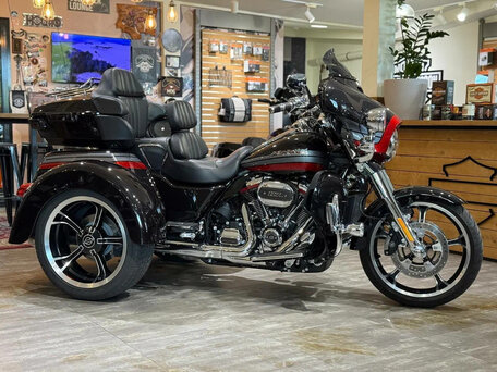 2020 Harley-Davidson CVO Tri Glide, чёрный, 7500000 рублей, вид 1