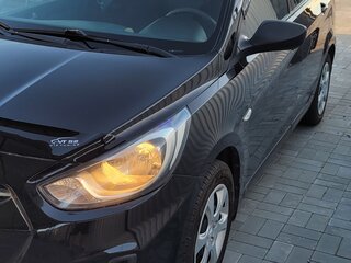 2013 Hyundai Solaris I, чёрный, 670000 рублей, вид 4