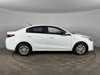 2017 Kia Rio IV, белый, 1135000 рублей, вид 4