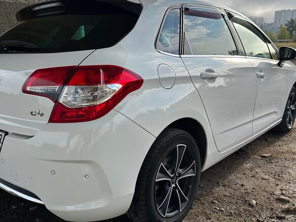 2012 Citroen C4 II, белый, 700000 рублей - вид 5