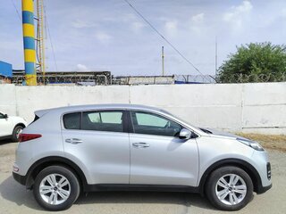 2018 Kia Sportage IV Рестайлинг, серый, 1950000 рублей, вид 3