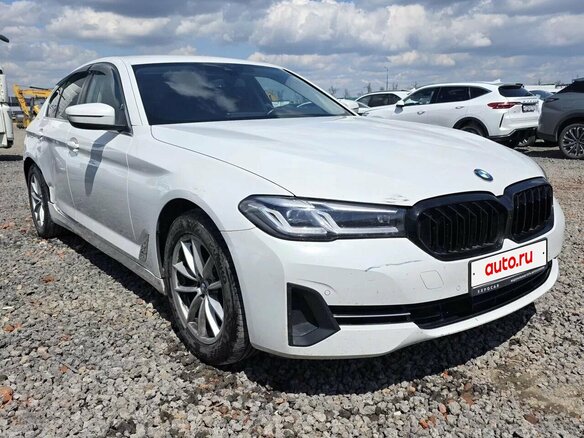 2021 BMW 5 серии 520d xDrive VII (G30/G31/G38) Рестайлинг, белый, 3950000 рублей - вид 2