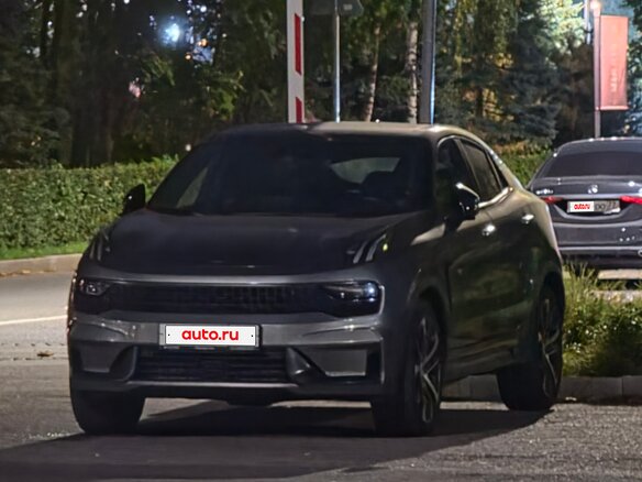 2021 Lynk & Co 05, серый, 2800000 рублей - вид 24