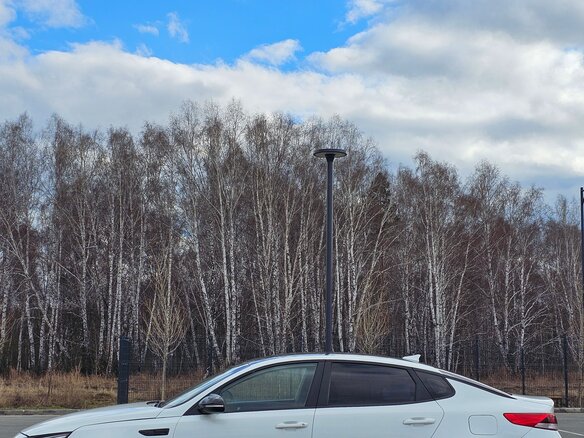 2018 Kia Optima IV Рестайлинг, белый, 1350000 рублей - вид 2