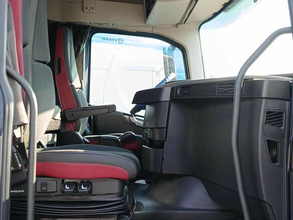 2019 Volvo FH, синий, 7925622 рублей - вид 6