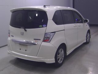 2012 Honda Freed I Рестайлинг, белый, 1150000 рублей, вид 3