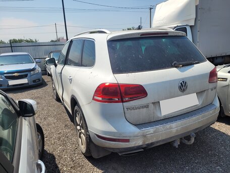 2012 Volkswagen Touareg II, белый, 1830000 рублей, вид 2