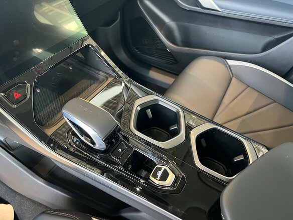 2026 Geely Atlas II, чёрный, 3449990 рублей - вид 9