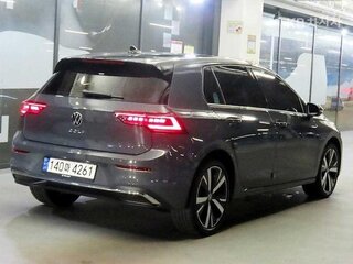 2025 Volkswagen Golf VIII Рестайлинг, серый, 3000000 рублей, вид 4