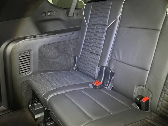 2025 Cadillac Escalade ESV V Рестайлинг, чёрный, 18000000 рублей - вид 9