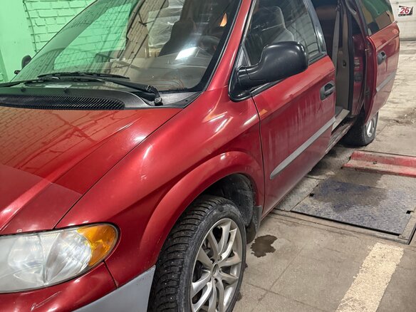 2001 Dodge Caravan 3-speed IV, красный, 590000 рублей - вид 6