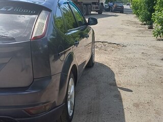 2009 Ford Focus II Рестайлинг, серый, 490000 рублей, вид 4