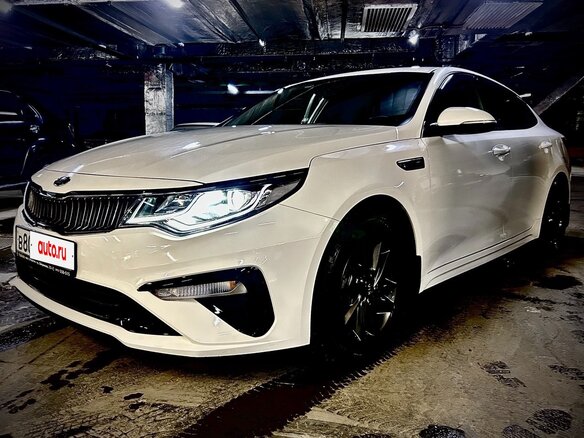 2019 Kia Optima IV Рестайлинг, белый, 2000000 рублей