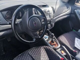 2012 Kia Cerato 6-speed II, чёрный, 700000 рублей, вид 3