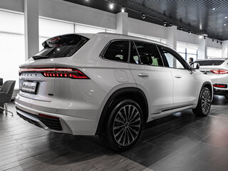 2026 Geely Monjaro I Рестайлинг, белый, 4954990 рублей, вид 3