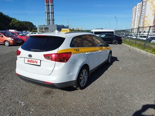 2017 Kia Ceed II Рестайлинг, белый, 650000 рублей, вид 2