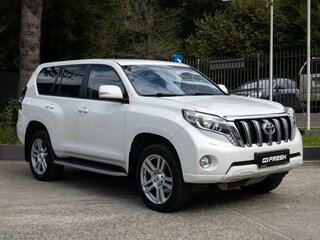 2014 Toyota Land Cruiser Prado 150 Series Рестайлинг 1, белый, 2699000 рублей, вид 1