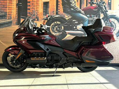 2025 Honda GL 1800 Gold Wing, красный, 4500000 рублей, вид 4