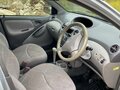 2001 Toyota Platz, серебристый, 155000 рублей - вид 5