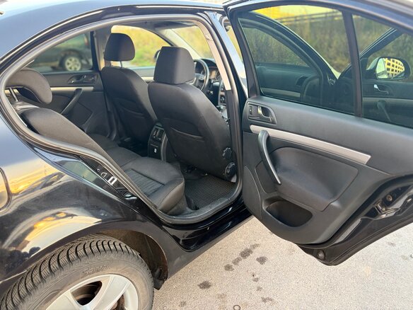 2010 Skoda Octavia II (A5) Рестайлинг, чёрный, 900000 рублей - вид 9