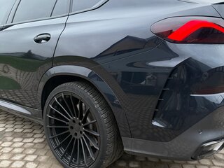 2021 BMW X6 40i III (G06), чёрный, 6490000 рублей, вид 4