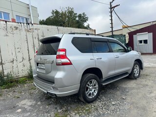 2014 Toyota Land Cruiser Prado 150 Series Рестайлинг 1, серебристый, 2850000 рублей, вид 4