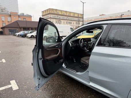 2025 BMW X4 20i II (G02) Рестайлинг, серый, 7140000 рублей, вид 5