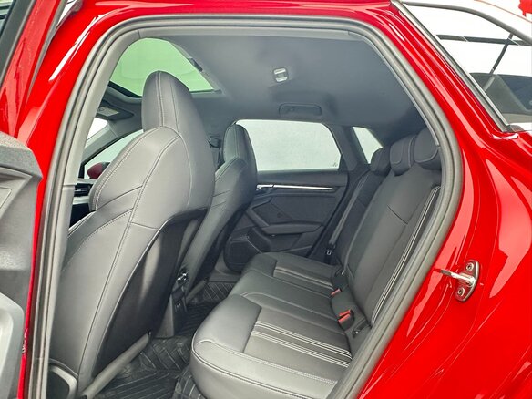 2023 Audi A3 Sportback 35 TFSI IV (8Y), красный, 1980000 рублей - вид 8