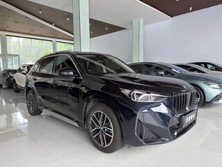2024 BMW iX1 eDrive 25L, чёрный, 3090000 рублей, вид 3