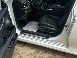 2019 Toyota Camry VIII (XV70), белый, 2700000 рублей, вид 3