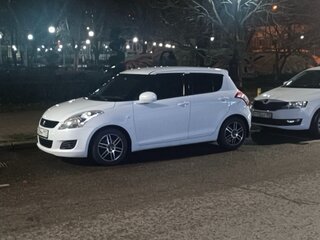 2013 Suzuki Swift IV Рестайлинг, белый, 875000 рублей, вид 1