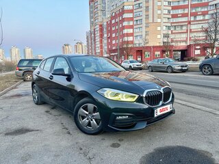 2019 BMW 1 серии 116d III (F40), чёрный, 1520000 рублей, вид 1