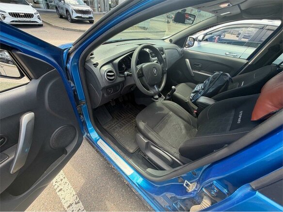 2015 Renault Sandero II, синий, 745000 рублей - вид 3