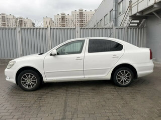 2011 Skoda Octavia II (A5) Рестайлинг, белый, 525000 рублей, вид 2