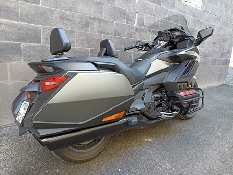 2024 Honda GL 1800 Gold Wing, серебристый, 2399000 рублей, вид 5
