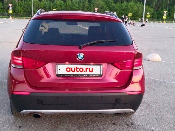 2011 BMW X1 18i I (E84), красный, 1000000 рублей - вид 25