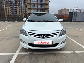 2015 Hyundai Solaris I Рестайлинг, белый, 850000 рублей, вид 2