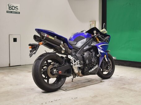 2009 Yamaha YZF-R1, синий, 680000 рублей, вид 4