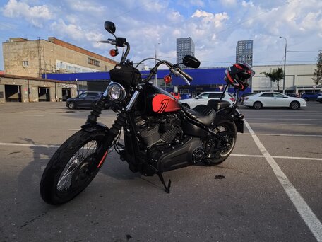 2021 Harley-Davidson Street Bob, чёрный, 1475000 рублей, вид 1